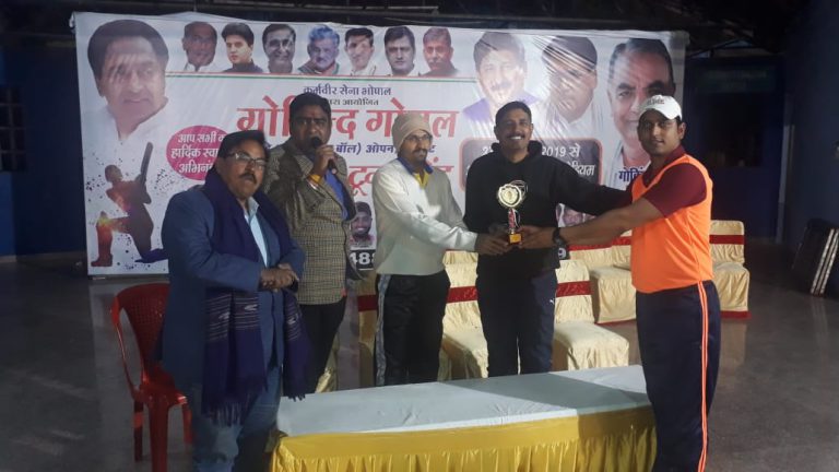 आफिसर इलेवन और पुलिस लाईन रही विजेता