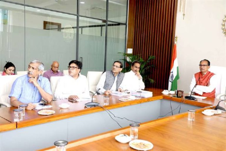 राष्ट्रपति श्रीमती मुर्मु के ग्वालियर के कार्यक्रमों की व्यवस्थाओं की मुख्यमंत्री श्री चौहान ने ली जानकारी