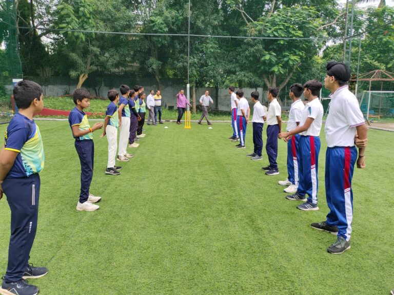 ACROBAT INDOOR CRICKET:सेंट थॉमस स्कूल और  एकांश-11 जीते