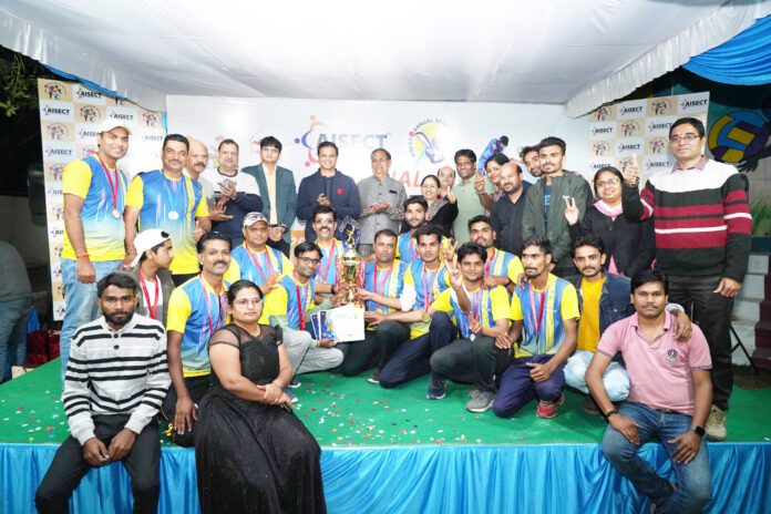 आईसेक्ट एनुअल स्पोर्ट्स मीट 2023 का भव्य समापन, एजीयू टीम बनी क्रिकेट चैम्पियन