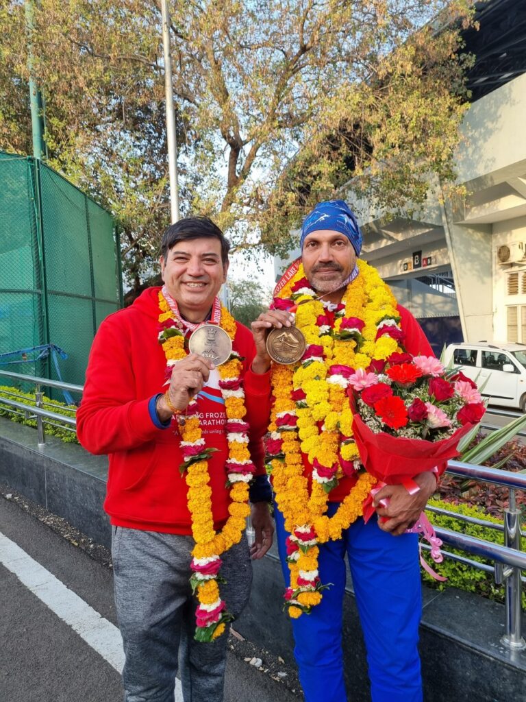 लेक मैराथन 2024.. भगवान सिंह और महेश खुराना का नाम गिनीज बुक रिकॉर्ड में दर्ज हुआ