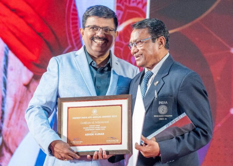 Hockey India award: आरएनटीयू के हाॅंकी खिलाड़ी विवेक सागर,अदिती और सलाहकार समिति के सदस्य अशोक ध्यानचंद सम्मानित