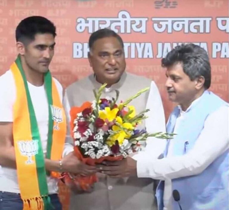 मुक्केबाज विजेंदर सिंह भाजपा में शामिल, कांग्रेस को दिल्ली में झटका