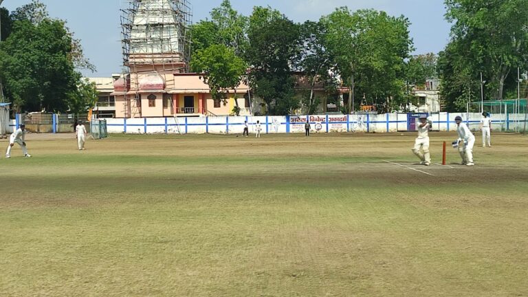 Cricket: मयंक ने अंकुर क्रिकेट अकादमी को आसानी से हराया