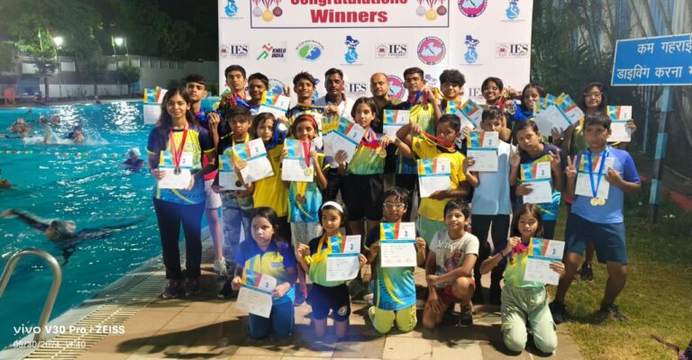 पुरुषोत्तम गौर तरण पुष्कर के तैराकों ने जीते 86 मैडल