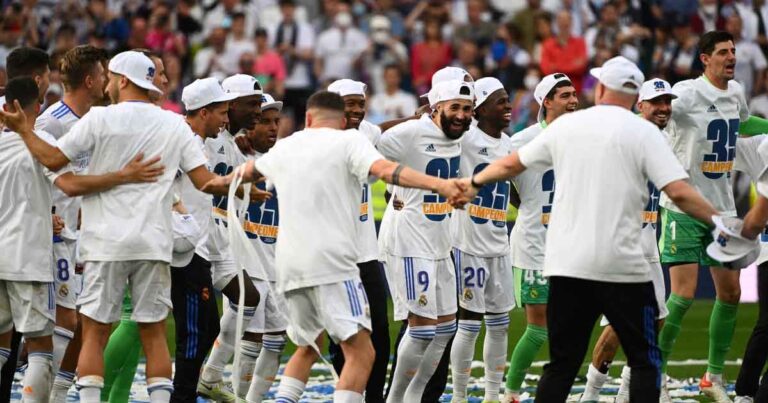 Football: रियल मैड्रिड ने स्पेनिश लीग ला लिगा टाइटल जीतने का जश्न मनाया