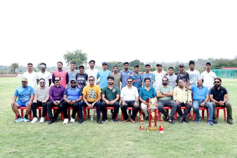 कैप कप क्रिकेट में मयंक चतुर्वेदी अकादमी बनी चैंपियन,प्रारब्ध मिश्रा ने जमाया शतक