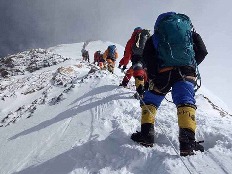 Climbing: भारतीय पर्वतारोहियों ने वो काम कर दिखाया जो अब तक इससे पहले कोई भी नहीं कर सका