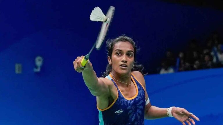 pv sindhu को इंडोनेशिया ओपन बीडब्ल्यूएफ सुपर बैडमिंटन टूर्नामेंट के पहले ही दौर में हार का सामना करना पड़ा