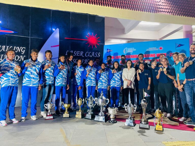 सेलिंग स्कूल भोपाल के खिलाड़ियों ने जीते 12 पदक, 04 रोलिंग ट्राफी भी अपने की