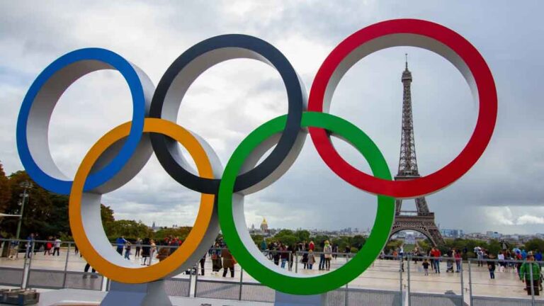 Paris Olympics: पेरिस ओलंपिक में उद्घाटन समारोह की शुरुआत बोट परेड के साथ