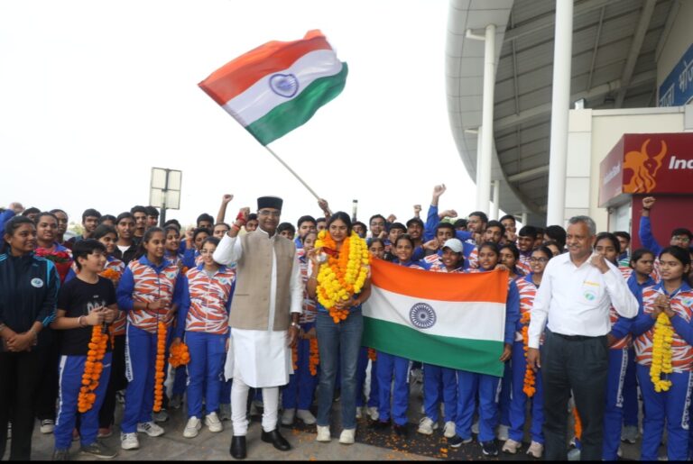 Paralympics: खेलमंत्री विश्वास सारंग और खिलाड़ियों ने पदक विजेता कपिल परमार और रूबीना फ्रांसिस का भव्य स्वागत किया