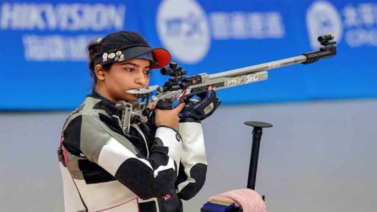 National Games: आशी चौकसे ने महिलाओं की 50 मीटर राइफल थ्री पोजिशंस में राष्ट्रीय रिकॉर्ड तोड़ते हुए स्वर्ण पदक जीता
