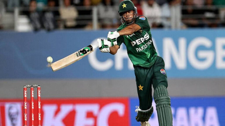 PAK vs NZ: पाकिस्तान के युवा ओपनर बल्लेबाज ने न्यूजीलैंड के खिलाफ खेली जोरदार पारी और लगा दिया अर्धशतक