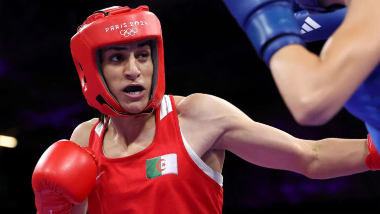पुरुषत्व के लक्षणों के आरोपों में घिरीं अल्जीरियाई मुक्केबाज इमाने खेलीफ महिला वर्ग में मुक्केबाजी रखेंगी जारी