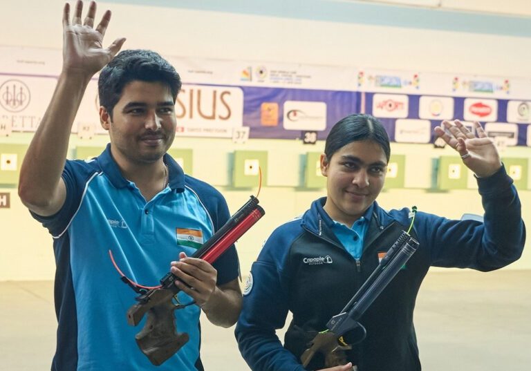 ISSF World Cup: सुरूचि और सौरभ ने 10 मीटर एयर पिस्टल मिश्रित टीम स्पर्धा में मनु और रविंदर को हराकर जीता कांस्य पदक