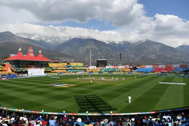 IPL 2025: दिल्ली,जयपुर या लखनऊ में हो सकते हैं प्लेऑफ के मुकाबले, कहां खेले जाएंगे फाइनल?