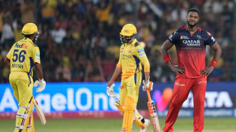 RCB vs CSK: रॉयल चैलेंजर्स बेंगलुरु (आरसीबी) ने चेन्नई सुपर किंग्स (सीएसके) को दो रन से हराया