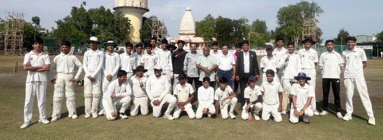 मयंक चतुर्वेदी इंटर हाउस क्रिकेट प्रतियोगिता: सचिन और युवराज हाउस रोमांचक मैच में जीते