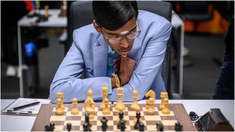 आर प्रज्ञानंद ने टाइब्रेक प्लेआफ मुकाबला जीतकर सुपरबेट शतरंज क्लासिक टूर्नामेंट अपने नाम किया