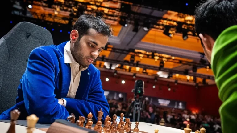 Chess: अर्जुन एरिगैसी को करारी शिकस्त, फ्रीस्टाइल ग्रैंड स्लैम टूर्नामेंट में अरोनियन से हारे