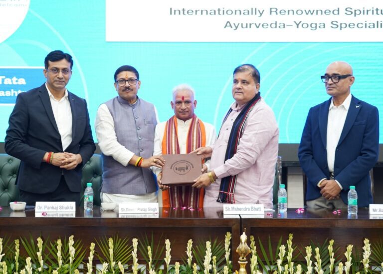 ग्राम्य आइकॉनिक अवार्ड 2025 ने भारत के गुमनाम नायकों को किया सम्मानित