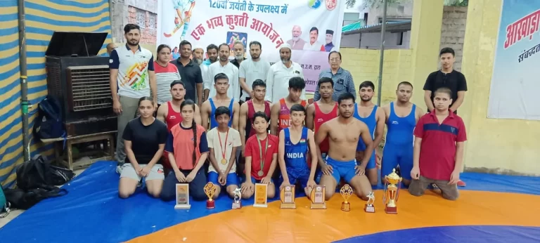 राष्ट्रीय खेल दिवस पर अखाड़ा ट्रेनिंग स्कूल में भव्य कुश्ती दंगल