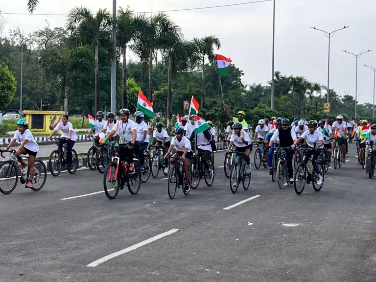 तात्याटोपे स्टेडियम में “हर घर तिरंगा” अभियान में निकली तिरंगा साइकिल रैली, 150 साइक्लिस्टों ने दिखाई देशभक्ति