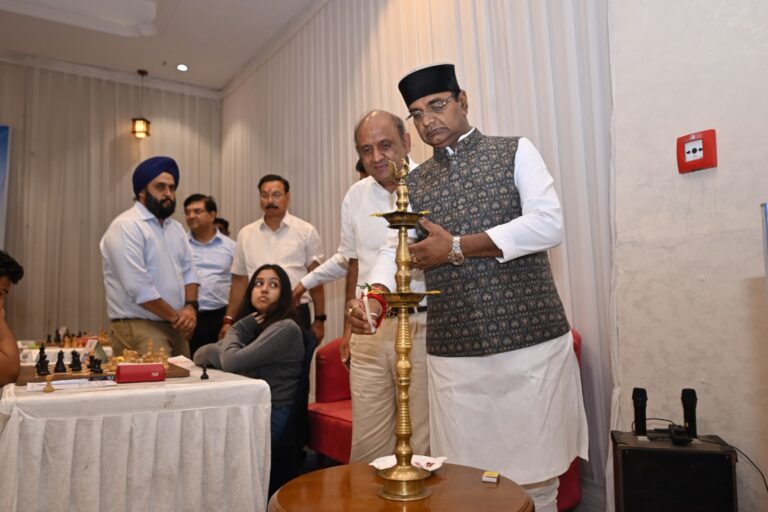 भोपाल में शतरंज शुरू: शीर्ष वरीयता प्राप्त खिलाड़ी अपनी बढ़त बनाए रखने में सफल