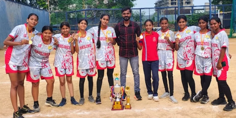 सेंट पाल को-एड स्कूल की बेटियों ने जीता गोल्ड, वालीबाल चैम्पियनशिप में दिखाया दमखम