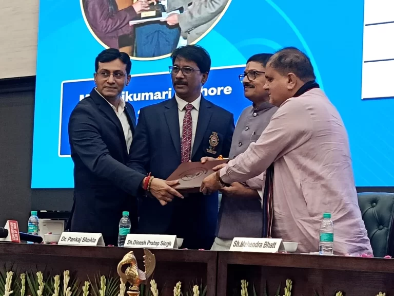 कराते कोच जयदेव शर्मा को मिला ग्राम्या आइकॉनिक अवार्ड 2025