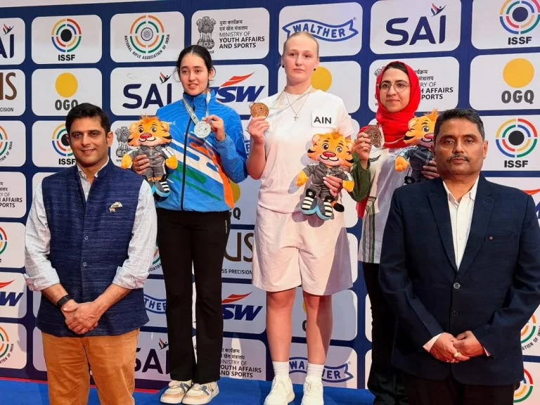 जोनाथन गेविन एंटनी ने शानदार अंदाज़ में जीता स्वर्ण, रश्मिका को मिला रजत
