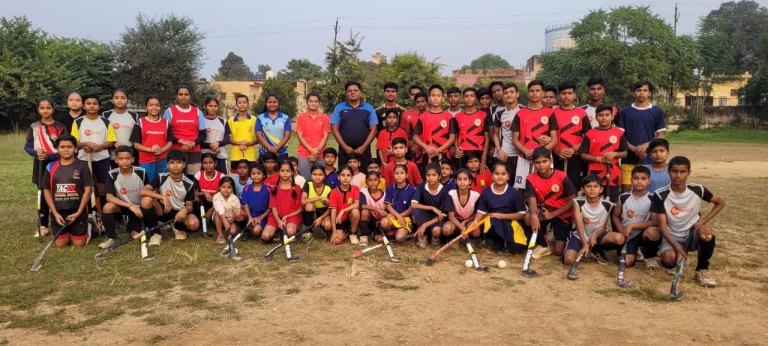 दर्पण हॉकी फीडर सेंटर की पूर्व खिलाड़ी नेहा शर्मा बनीं फ्रेंडली मैच की मुख्य अतिथि