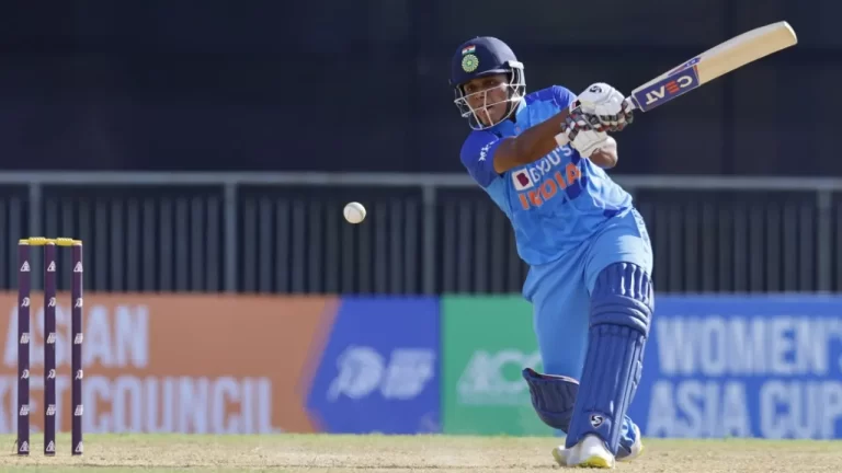 नवगिरे ने महिला T20 में सबसे तेज़ शतक का रिकॉर्ड तोड़ा