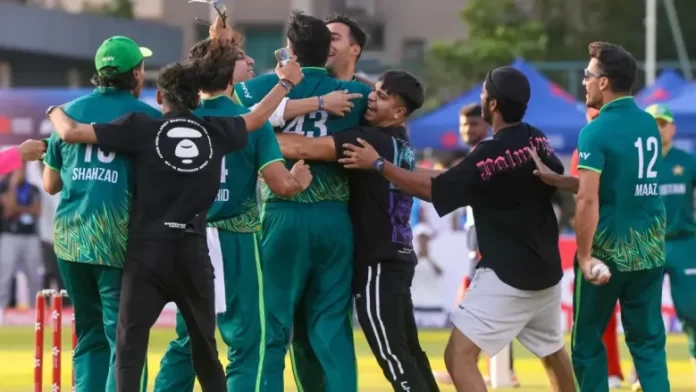 Pakistan-Celebrates, Hong-Kong-Sixes