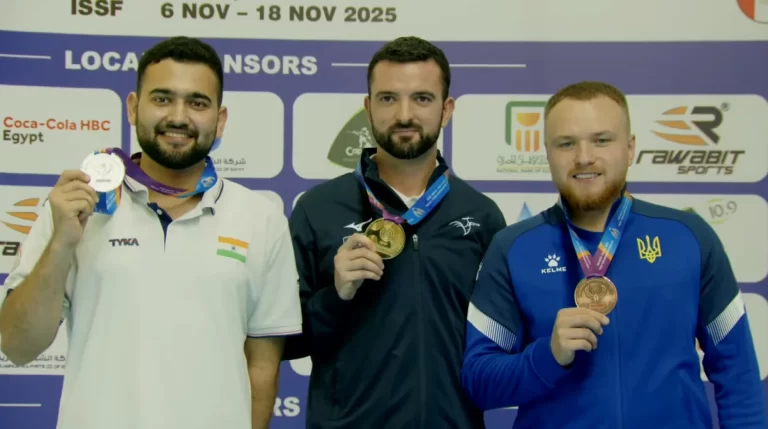 अनीश ने शानदार प्रदर्शन करते हुए विश्व चैम्पियनशिप में जीता रजत पदक