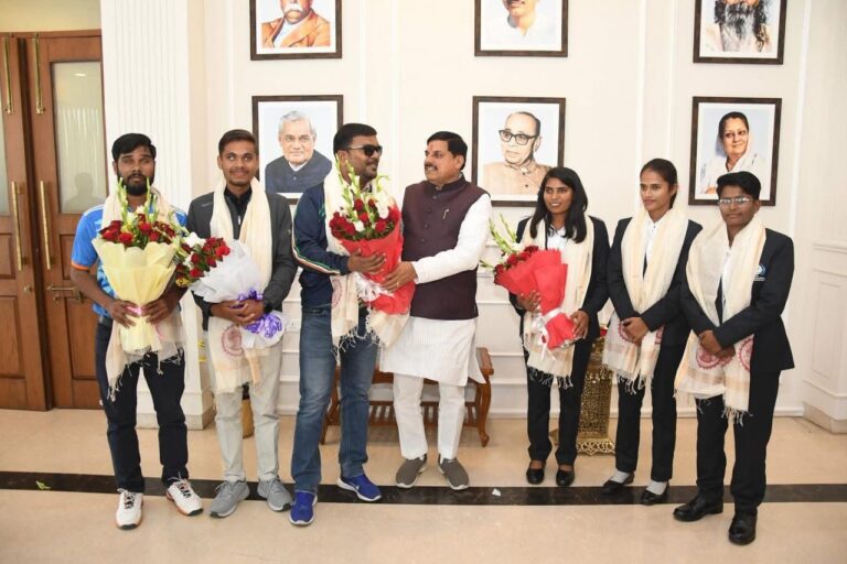 CM मोहन यादव ने वर्ल्ड चैंपियन MP की बेटियों को किया सम्मानित