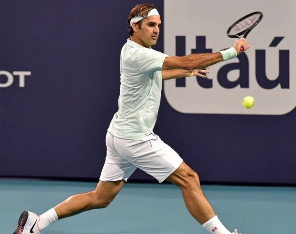 रोजर फेडरर: 44 साल में कोर्ट पर लौटे टेनिस के बादशाह, क्या ऑस्ट्रेलियन ओपन में फिर दिखाएंगे कमाल?