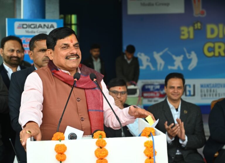 सुनिल के अर्धशतक से दैनिक भास्कर का विजयी आगाज