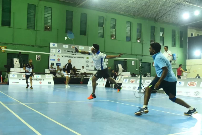 भोपाल लाल परेड ओपन बैडमिंटन टूर्नामेंट में आर्यन और अर्धेन्दू बने चैंपियन