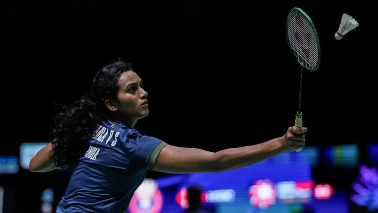 मलेशिया ओपन: पीवी सिंधु सेमीफाइनल में, जापानी शटलर ने पहला सेट हारने के बाद छोड़ दिया मैच