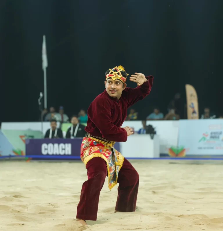 सड़क किनारे मेहनत से अंतरराष्ट्रीय मंच तक, राजा दास ने केआईबीजी 2026 में पेंचक सिलाट में जीता स्वर्ण