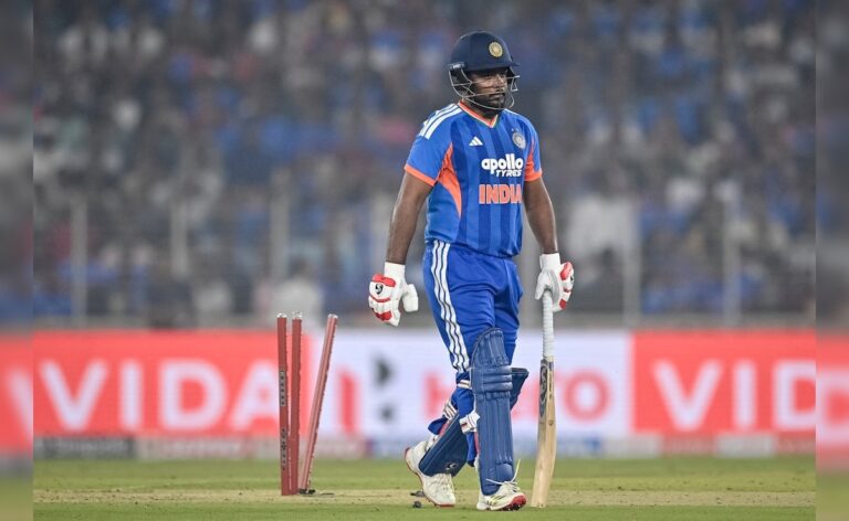 IND vs NAM: संजू सैमसन ने सूर्यकुमार यादव को पछाड़ा, बस इस खिलाड़ी से रह गए पीछे