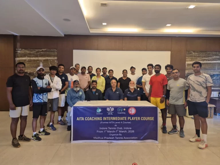 आईटा कोचिंग इंटरमीडियेट प्लेयर कोचेस कोर्स इंदौर टेनिस क्लब में आयोजित