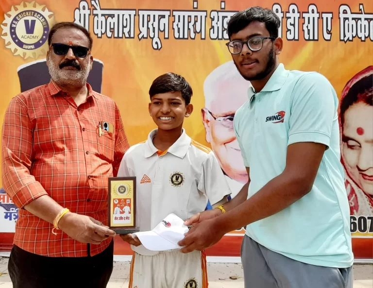 विश्वास सारंग क्रिकेट अकादमी ने अभय गोस्वामी अकादमी को हराया, प्रवेश बामरे मैन ऑफ द मैच
