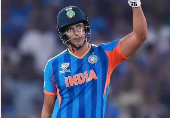 ट्रेन से घर लौटे शिवम दुबे, कंबल में छिपकर किया सफर; टीटी के सवाल पर हुआ दिलचस्प किस्सा