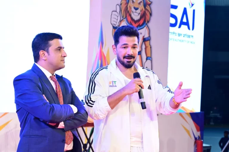 फिट इंडिया कार्निवल में उमड़ा उत्साह, अभिनव शुक्ला ने युवाओं को किया प्रेरित