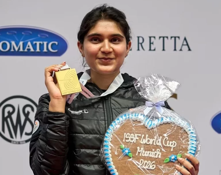 भारतीय निशानेबाज ईशा सिंह ने ISSF वर्ल्ड कप में मचाया धमाल, मनु भाकर फाइनल से हुईं बाहर
