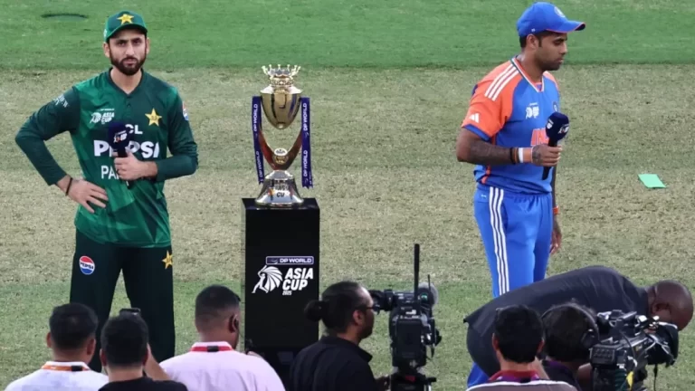 IND vs PAK: भारतीय ड्रेसिंग रूम तक पहुंचे, फिर भी हाथ मिलाने से रहे दूर; पाकिस्तान के कप्तान का बड़ा खुलासा