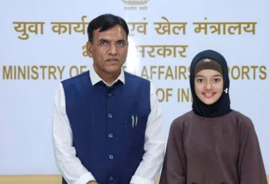 प्रज्ञानानंद को मिला सम्मान, अतिका मीर से मुलाकात में दिखी खेल प्रतिभा की झलक